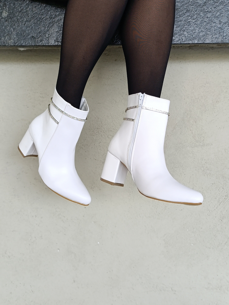 Botines Blancos Detalle Brillante