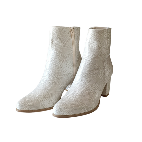 Bota clásica color Beige cobra