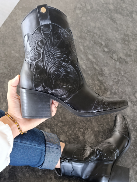 Bota Vaquera grabado floral Negro