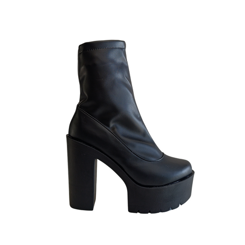 Bota de tacón alto negro