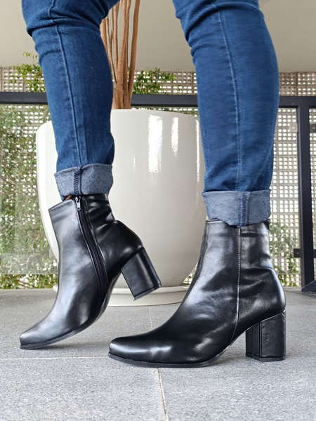 Bota clásica color Negro