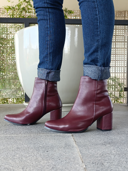 Bota clásica color tinto